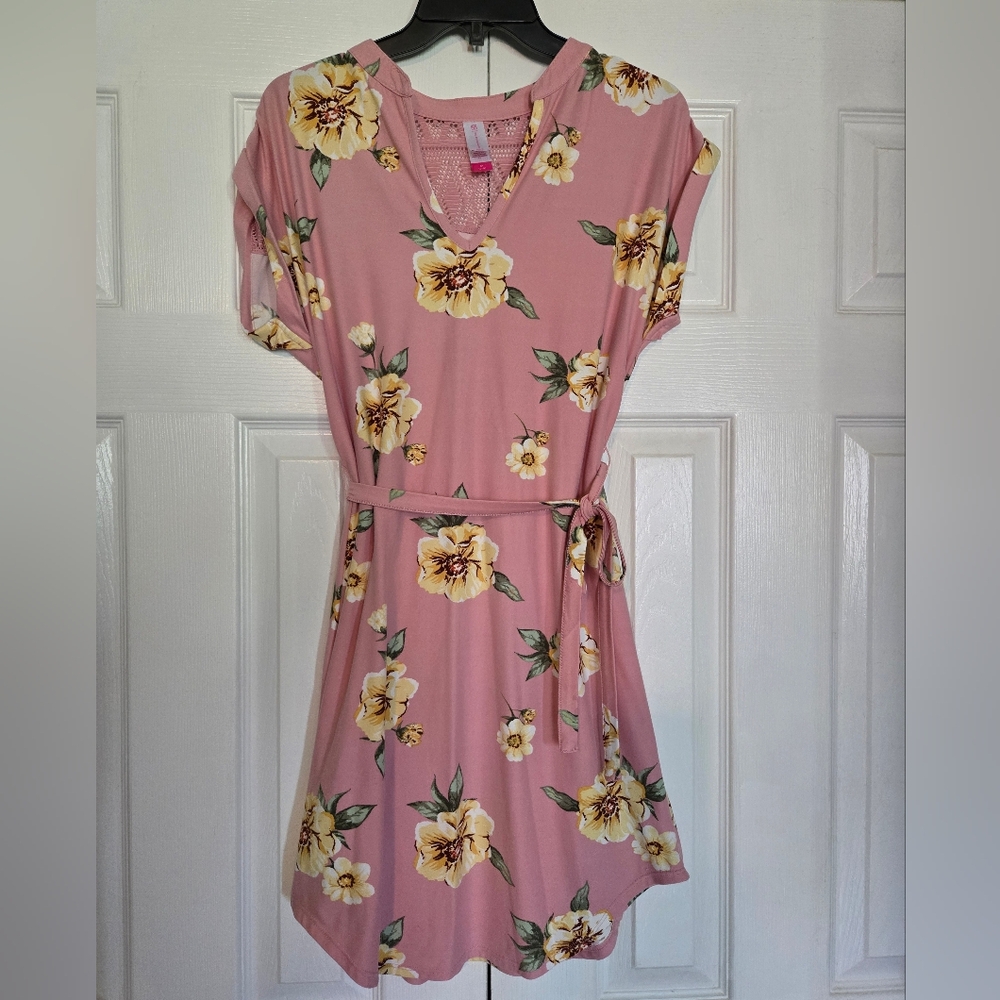 Women's No Boundaries Pink Floral Dress Size Junior's M 7-9